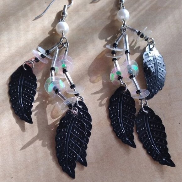 Beaded with Sequence Crow feather Pierced earrings 3"L - Picture 8 of 11